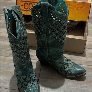 NWOT Corral Turquoise Embroidery and Cutout Boots Size 8